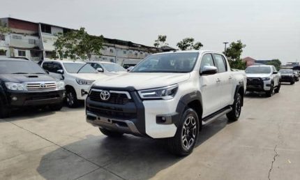 2025 TOYOTA HILUX 2.4 E REVO DOUBLE CAB